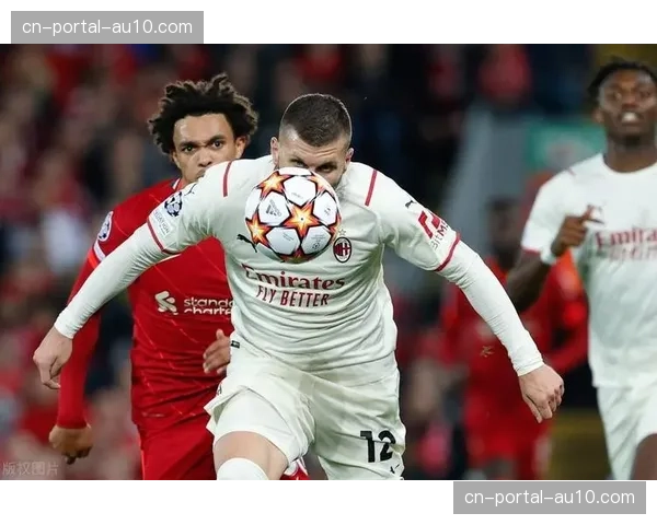 业余足球联赛调查显示，超过六成球队教练开始尝试借鉴欧冠混合防守思路