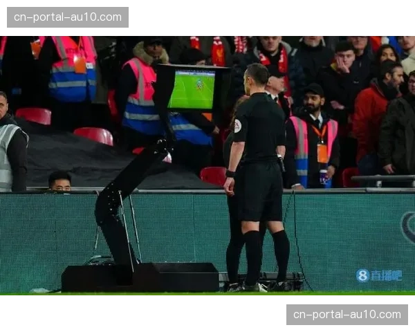 评论：VAR在橄榄球中的应用是否过于频繁，破坏了比赛流畅性？